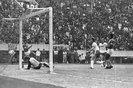 Grêmio Campeão do Mundo.Mundial de Clubes, Tóquio 83.Grêmio 2x1 Hamburgo, Mundial de Clubes de 1983.Local: Estádio Nacional de Tóquio, no Japão.Horário: 24h-CRÉDITO: Luiz Ávila, Agência RBS, 10/12/1983.-Grêmio x Hamburgo, decisão do mundial de clubes de 1983#Envelope: 16705#Pasta: 536488#Caixa: 798#Fotógrafo: Luis Ávila<!-- NICAID(8638272) -->